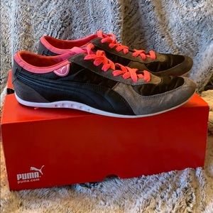 Puma Women’s Black Gray Sneakers with Pink Accents